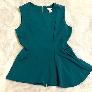 Sleeveless dress top